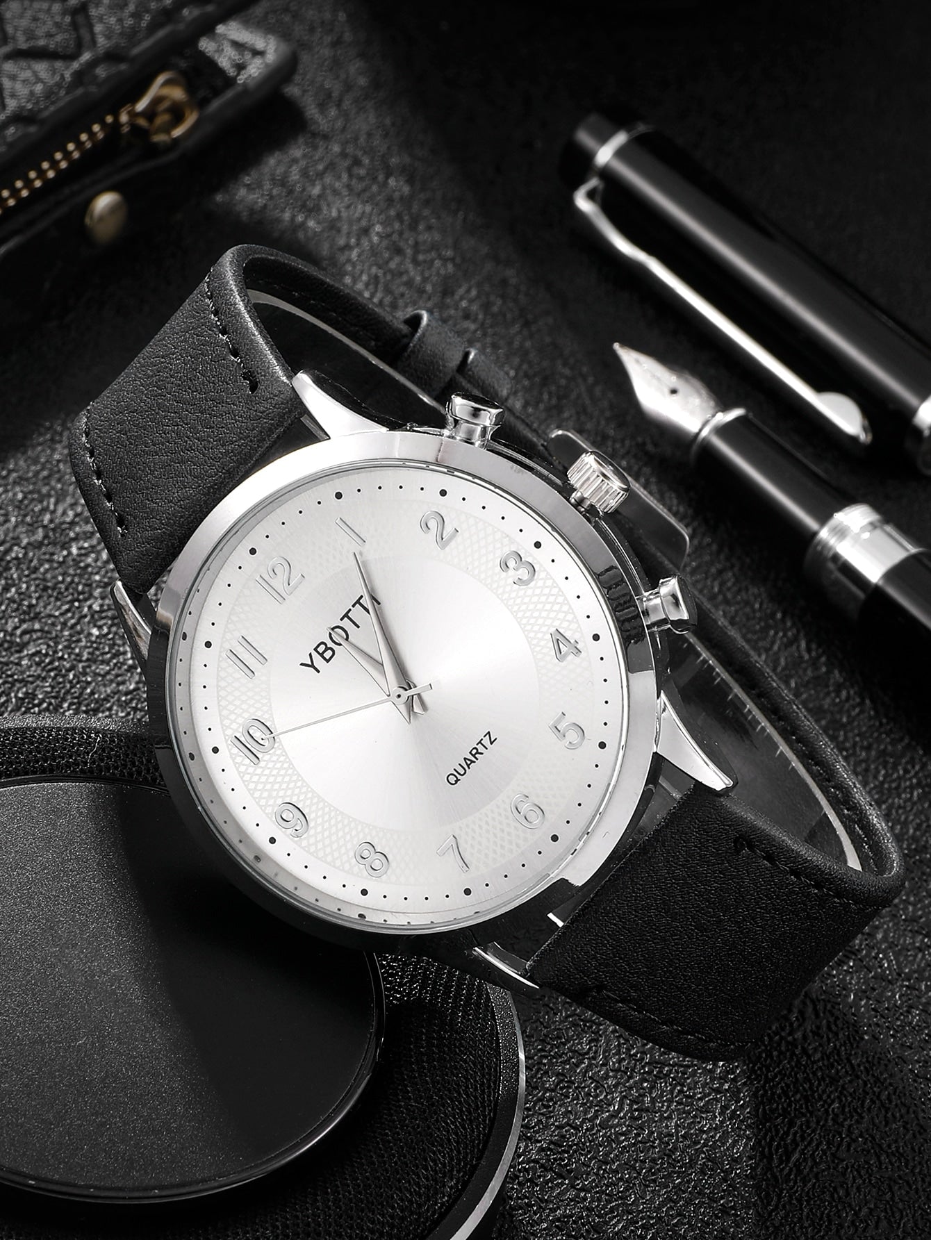 Men Ultra Thin Dial Quartz Watch