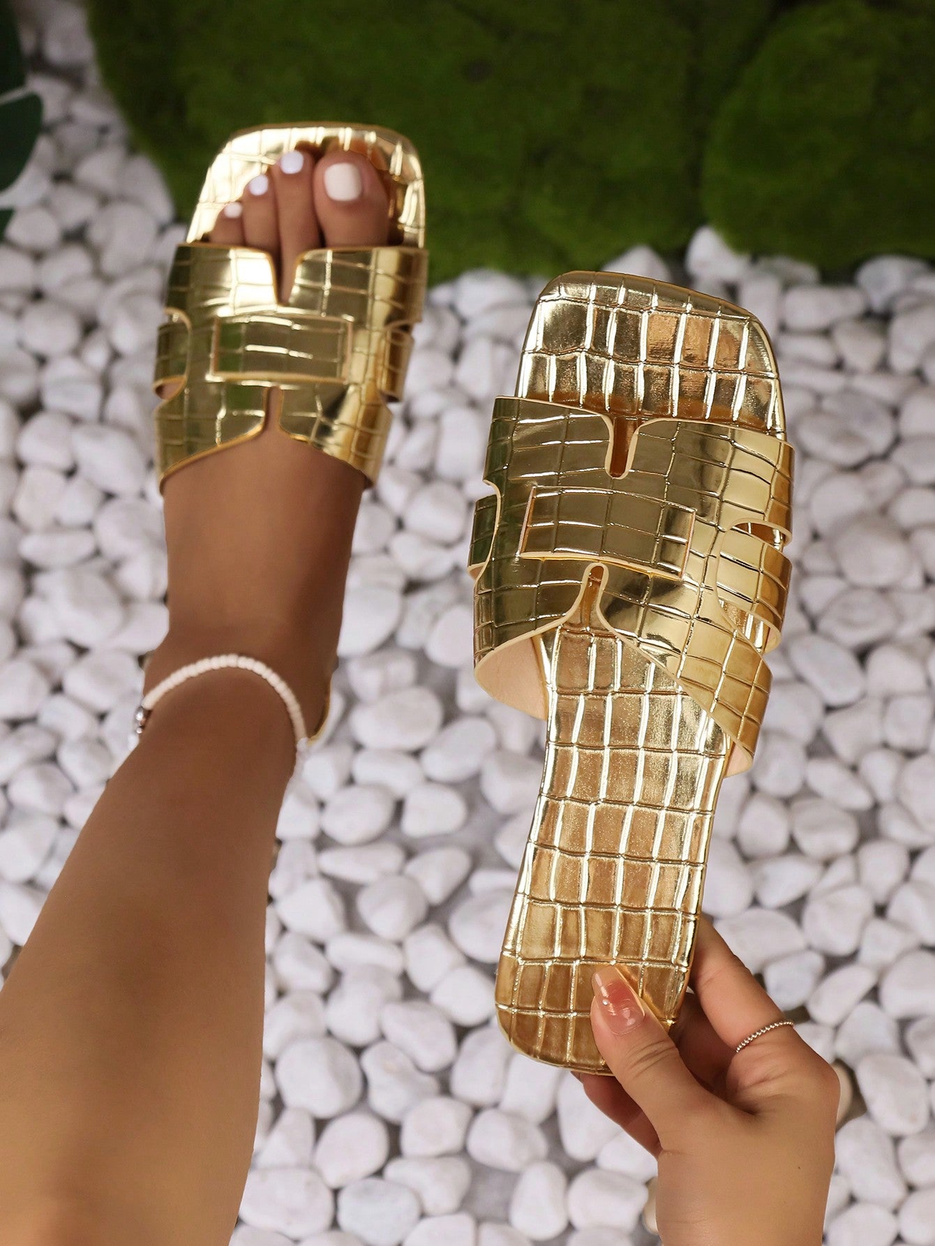 Metallic Crocodile Patterned Fancy Stylish Outdoor Sandals