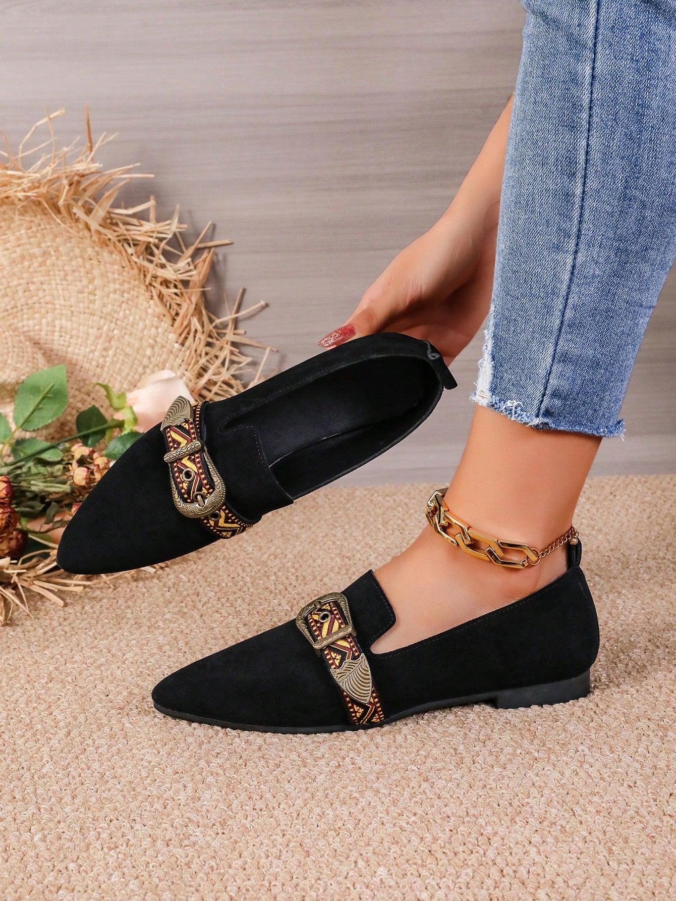 Factory Directly Selling European And American New Women Shoes, Pointed Toe, Comfortable Flat Mary Jane Shoes, French Vintage Style, Elegant Strap Women's Leather Shoes