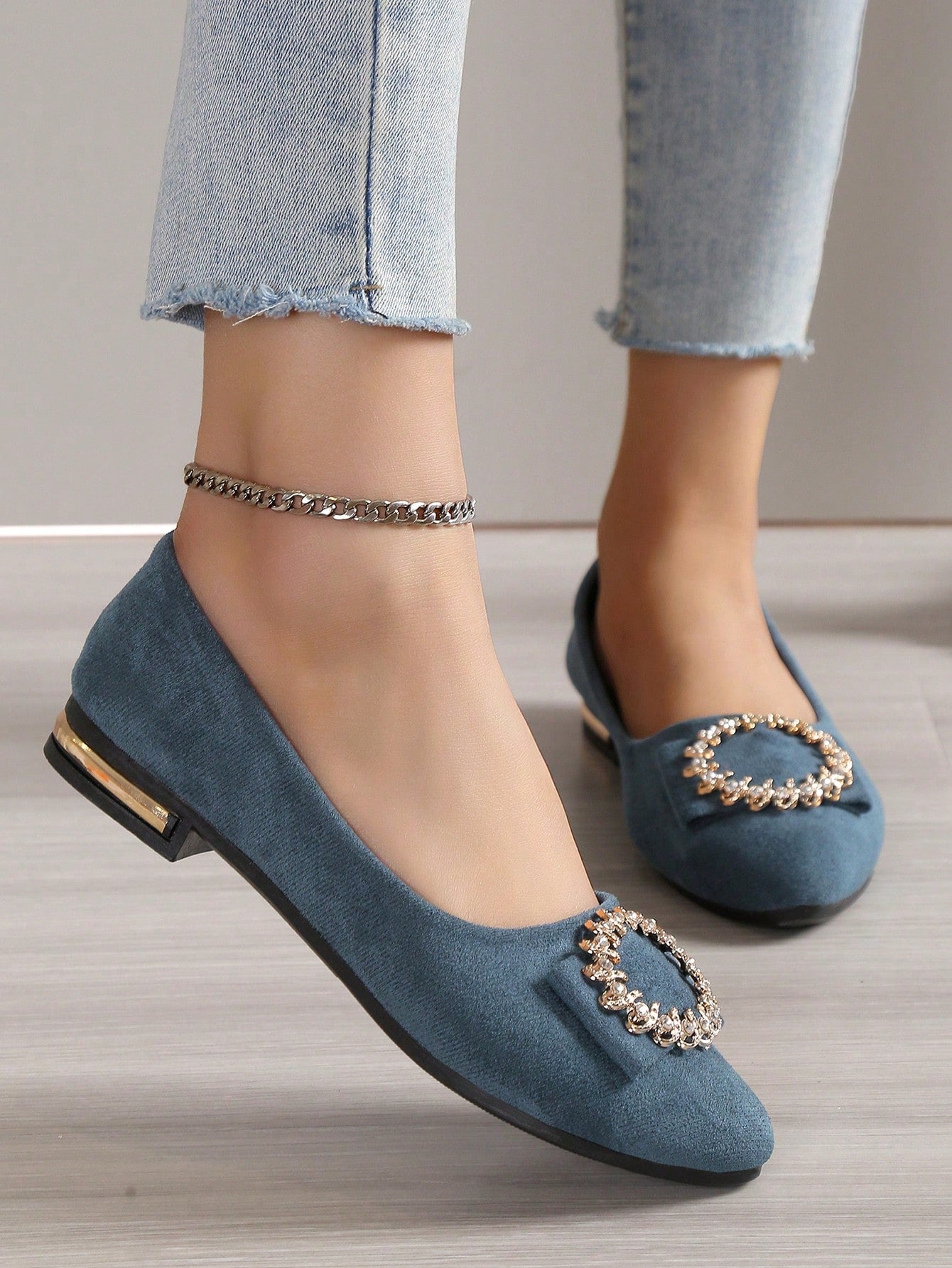 Women's Fashionable Velvet Bowknot Pointed Toe Comfortable Flat Shoes