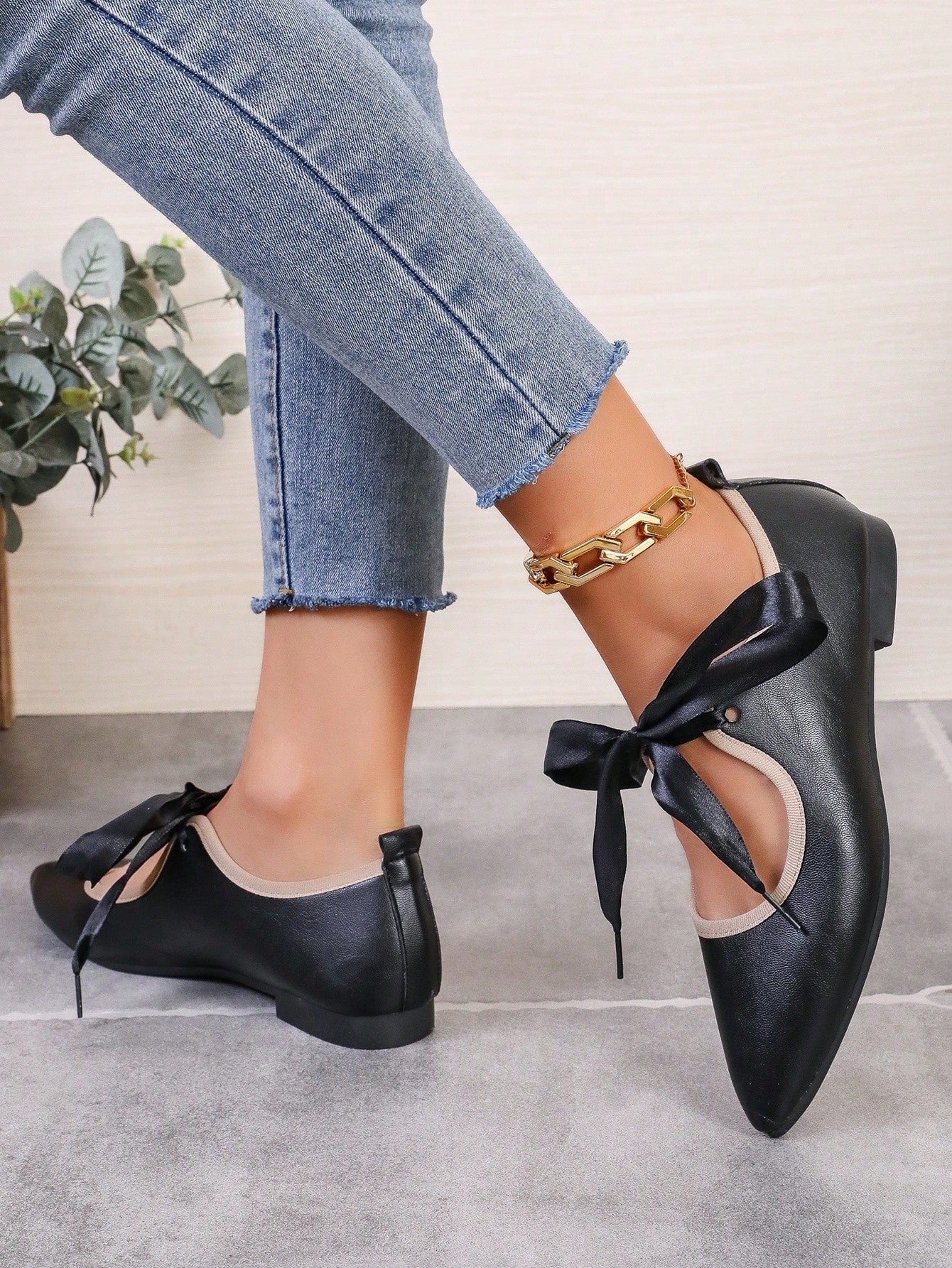 Factory Directly Selling European And American New Women Shoes, Pointed Toe, Comfortable Flat Mary Jane Shoes, French Vintage Style, Elegant Strap Women's Leather Shoes